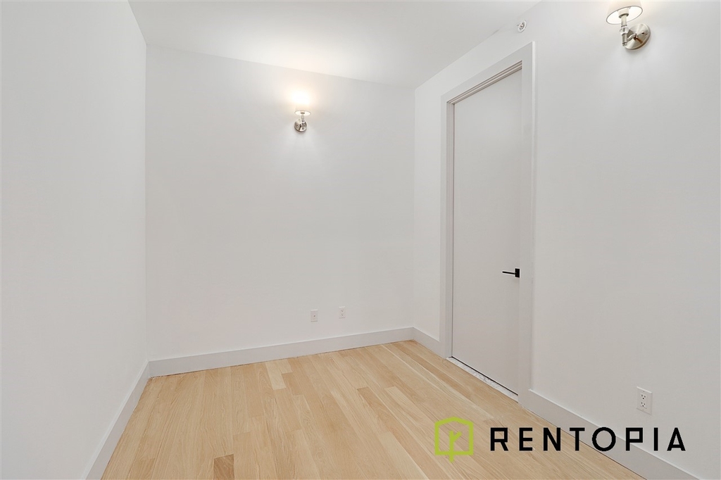 1884 Broadway - Photo 4