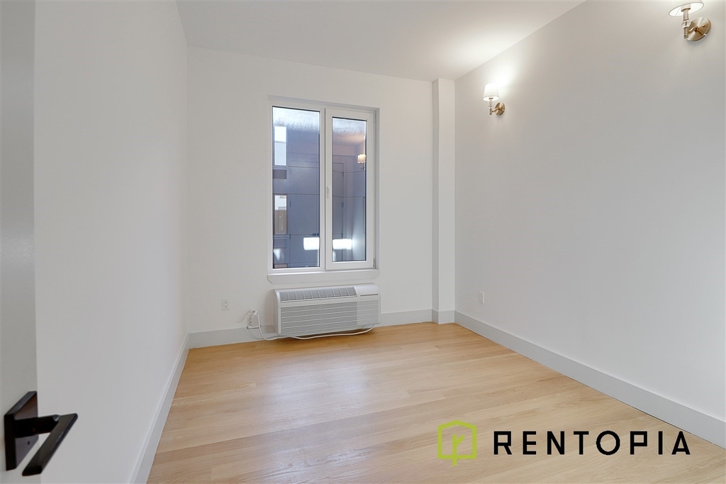 1884 Broadway - Photo 2