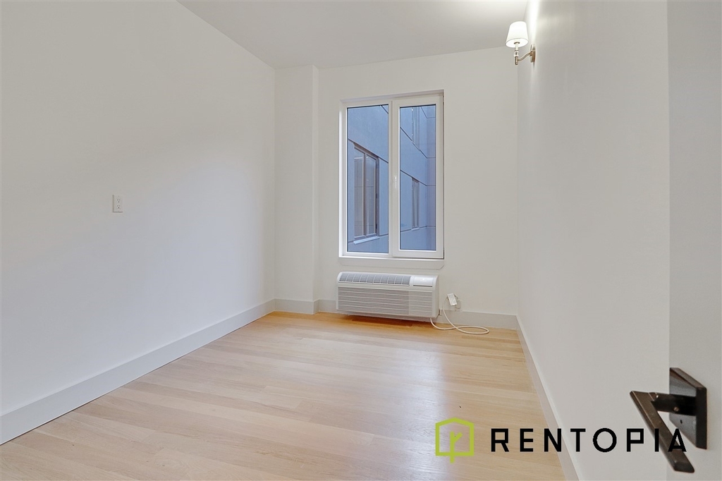 1884 Broadway - Photo 3