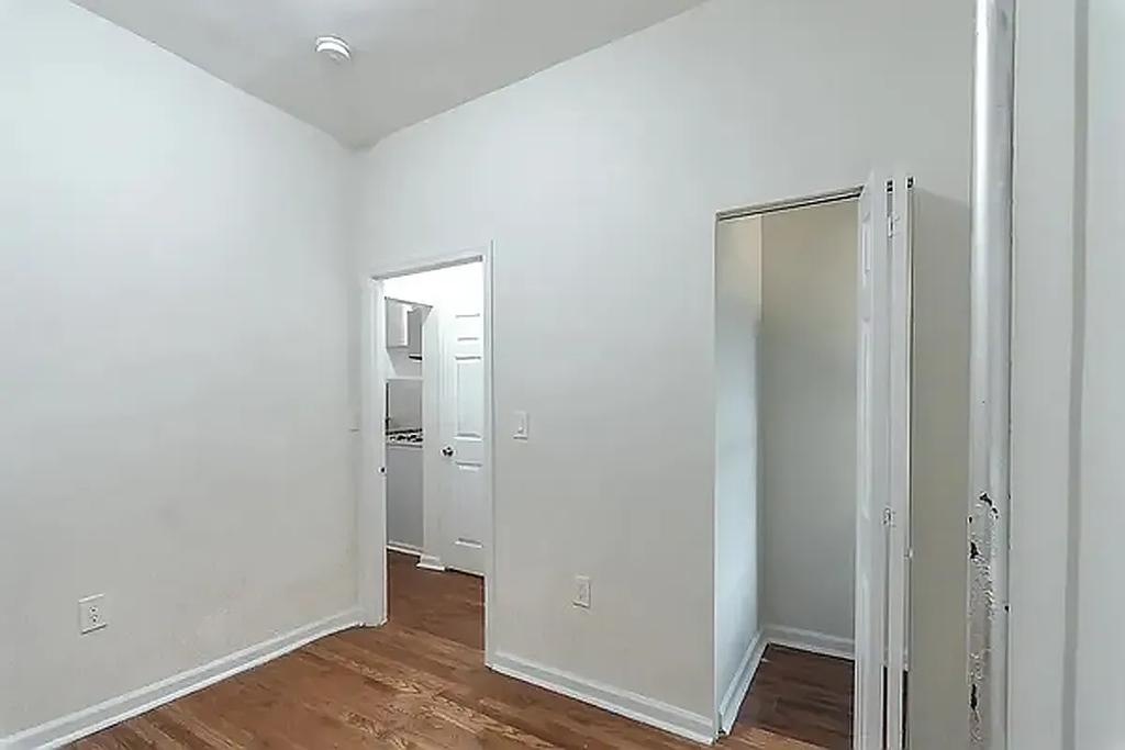 92 Saint Mark's Place - Photo 6
