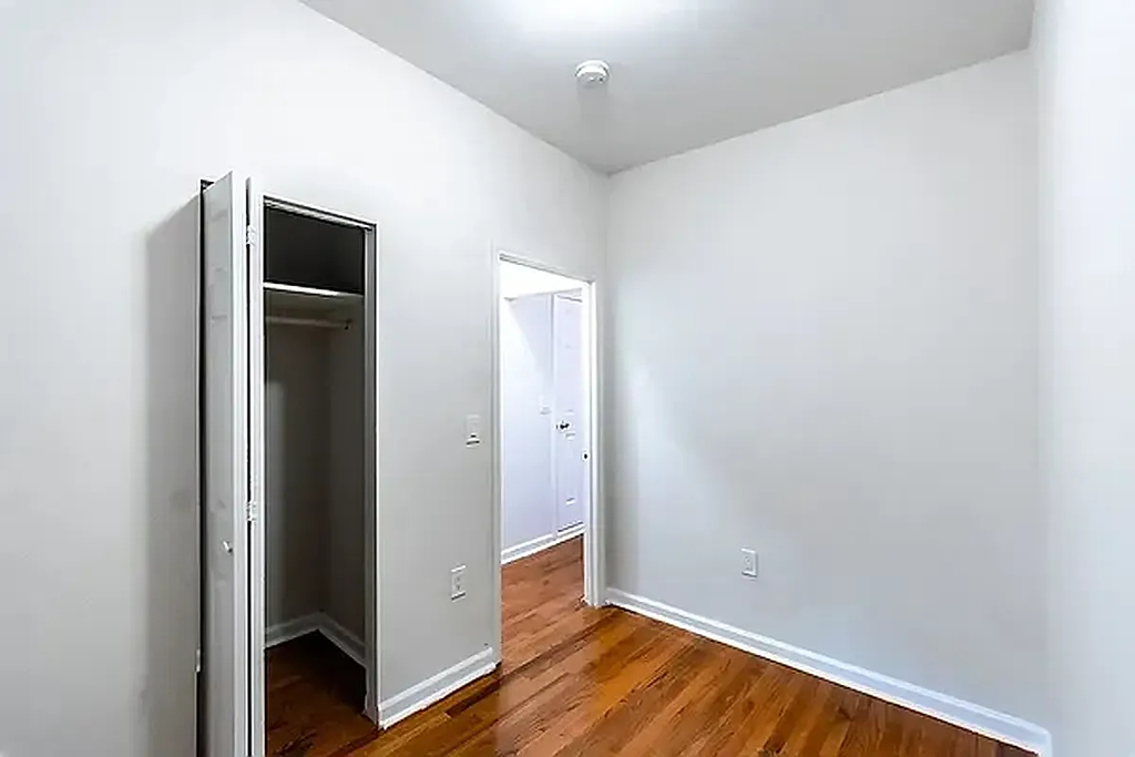 92 Saint Mark's Place - Photo 5
