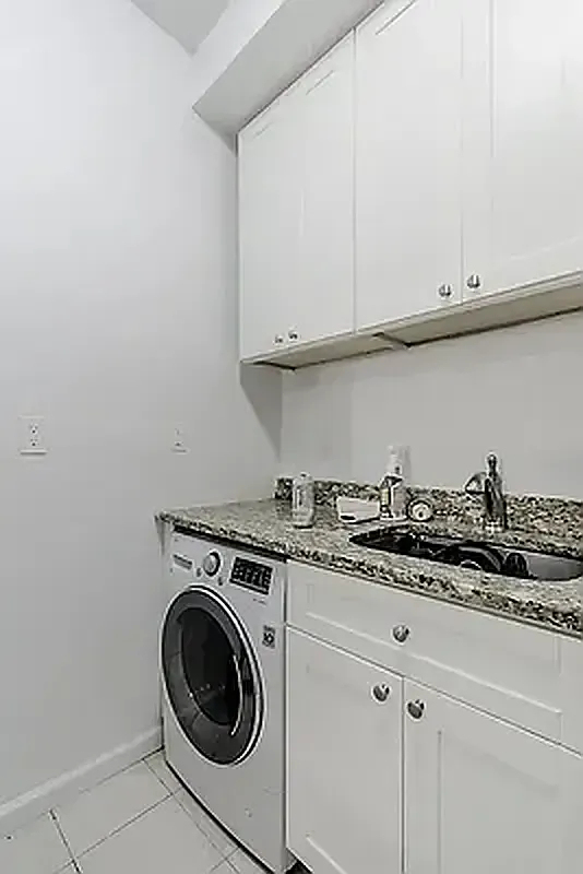92 Saint Mark's Place - Photo 3