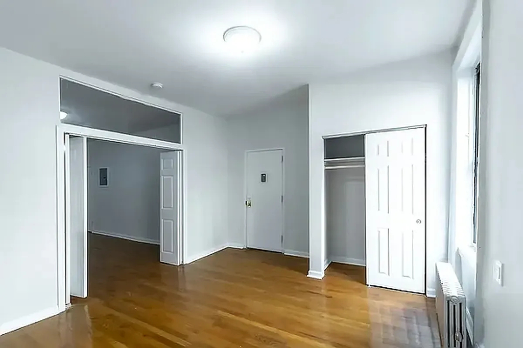 92 Saint Mark's Place - Photo 8