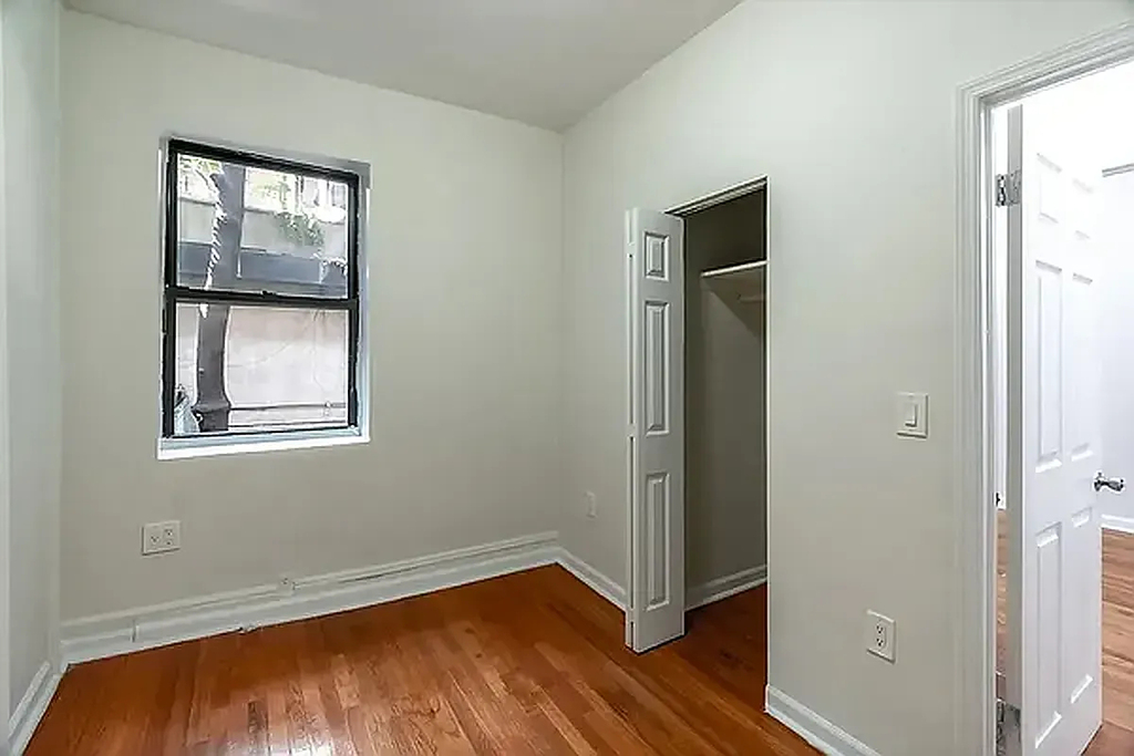 92 Saint Mark's Place - Photo 7