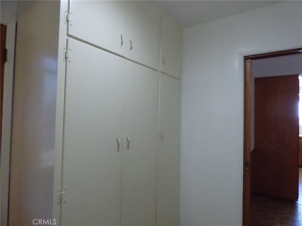 5436 Robinhood Avenue - Photo 5