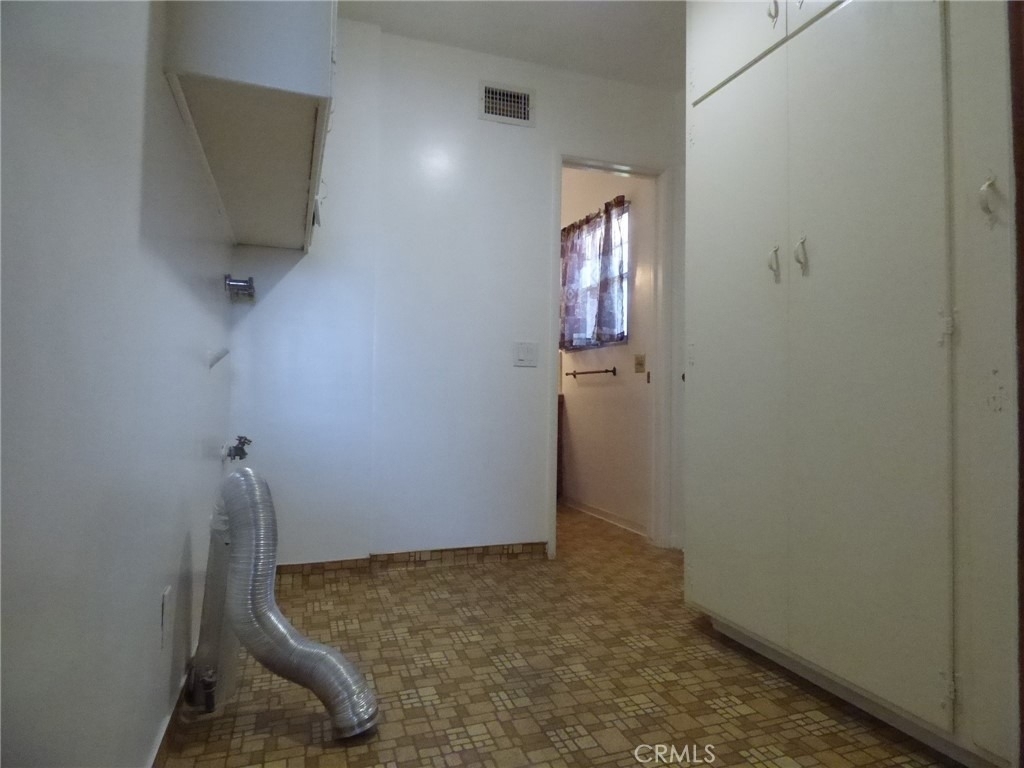 5436 Robinhood Avenue - Photo 4
