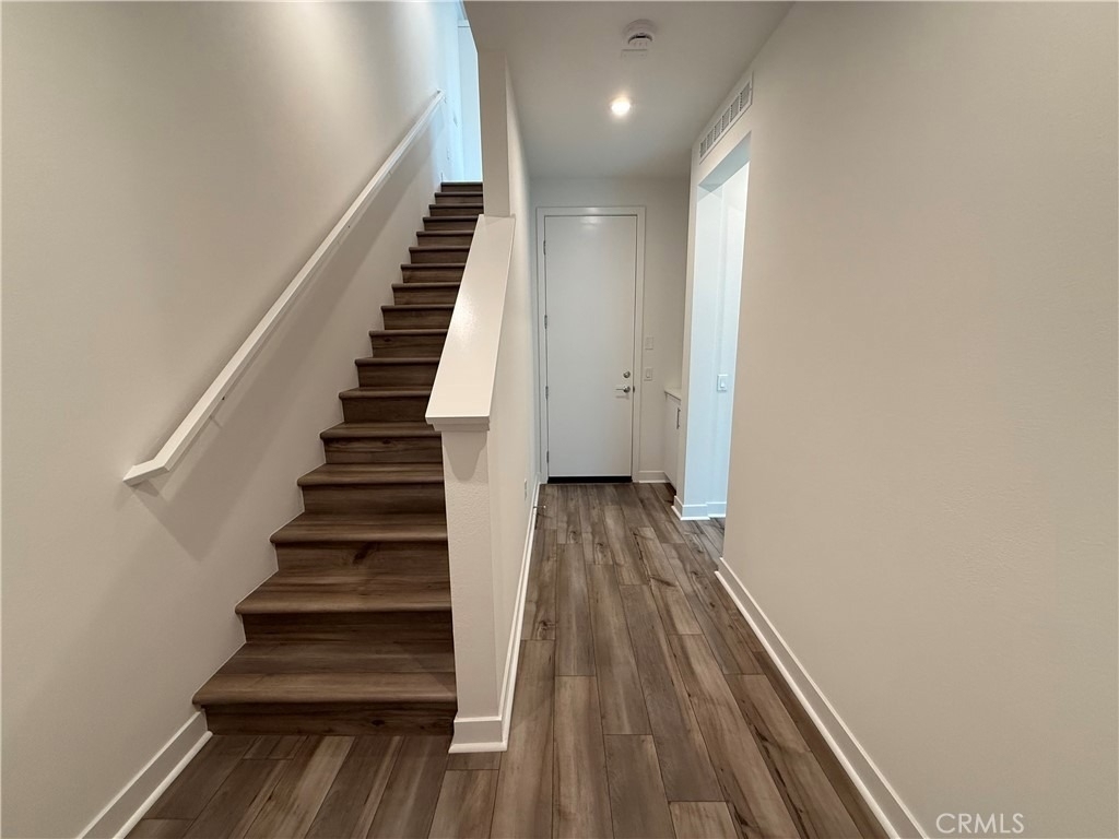 693 S Lyon Street - Photo 2