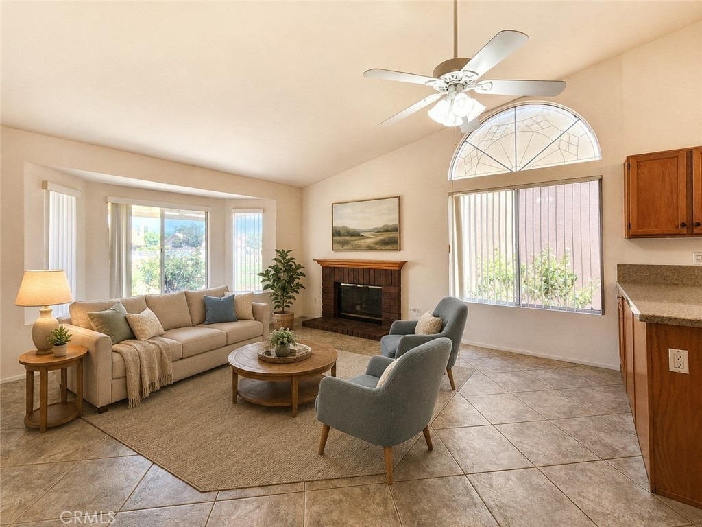 1850 Tamarack - Photo 3