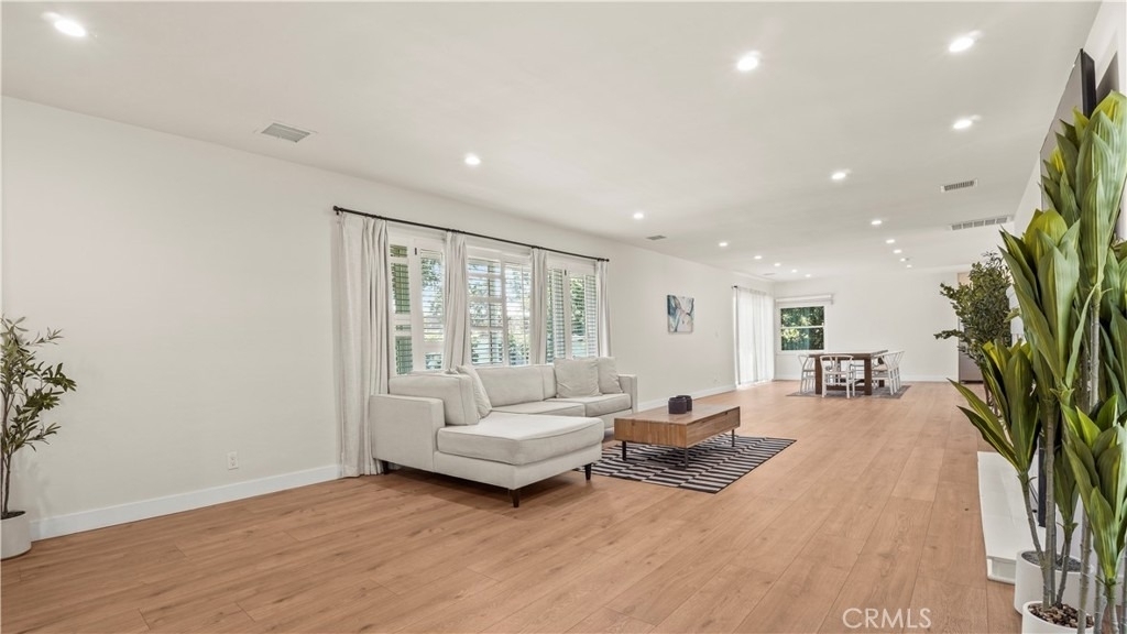 4711 Tyrone - Photo 18