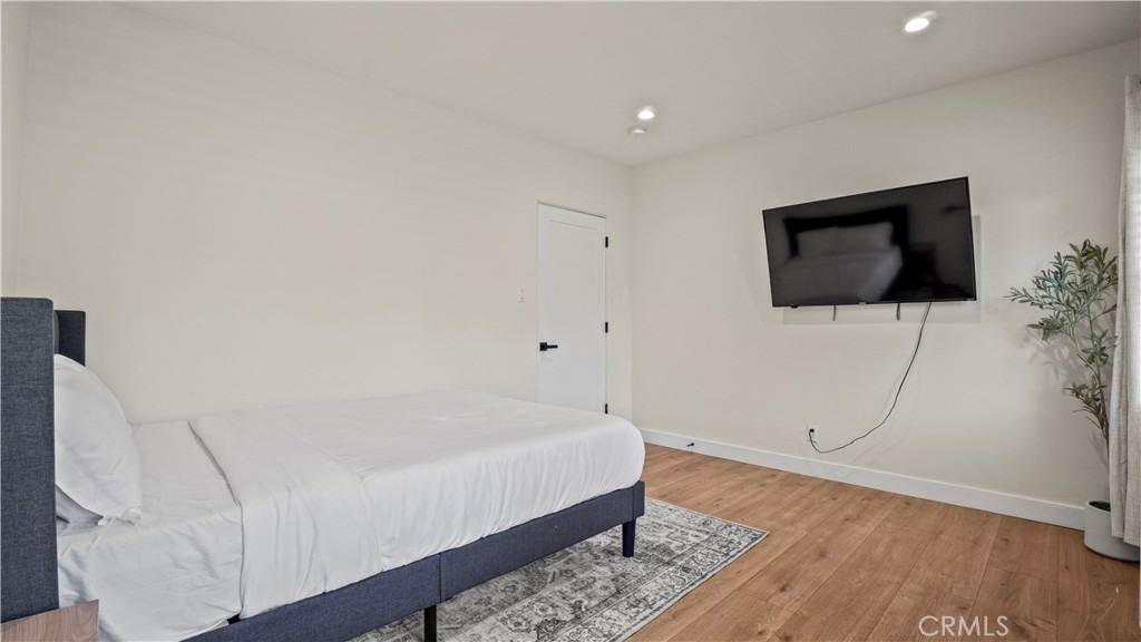 4711 Tyrone - Photo 34