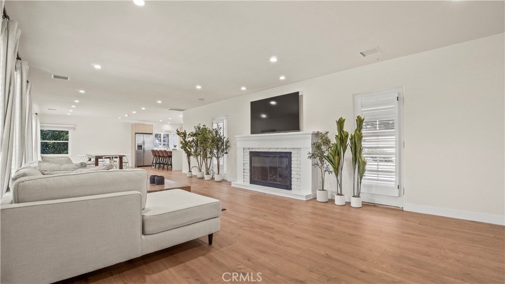4711 Tyrone - Photo 19