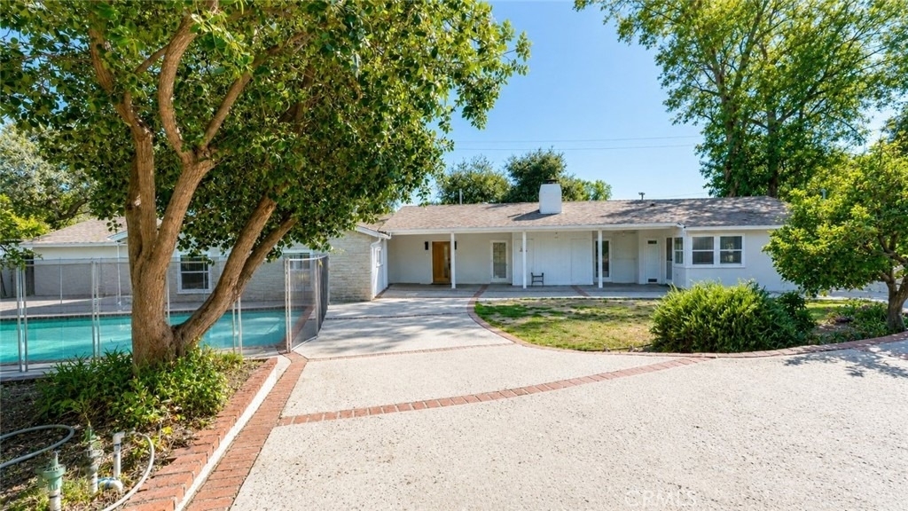 4711 Tyrone - Photo 6
