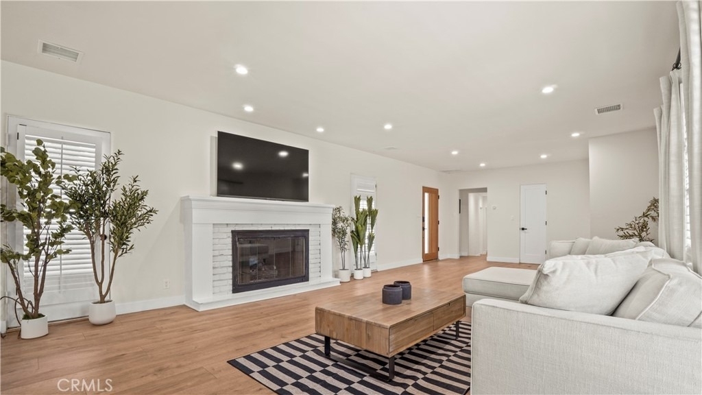4711 Tyrone - Photo 21
