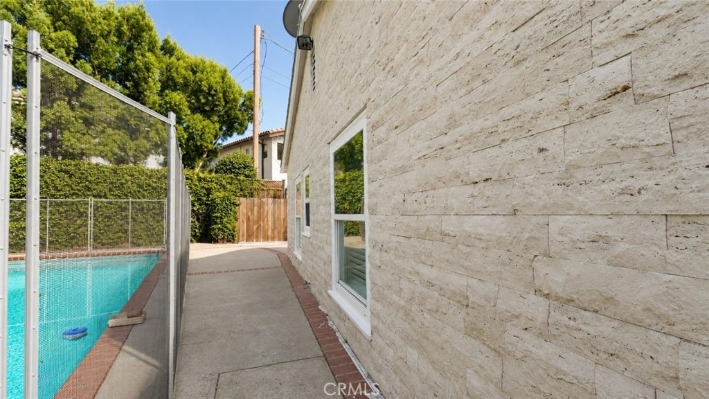 4711 Tyrone - Photo 7