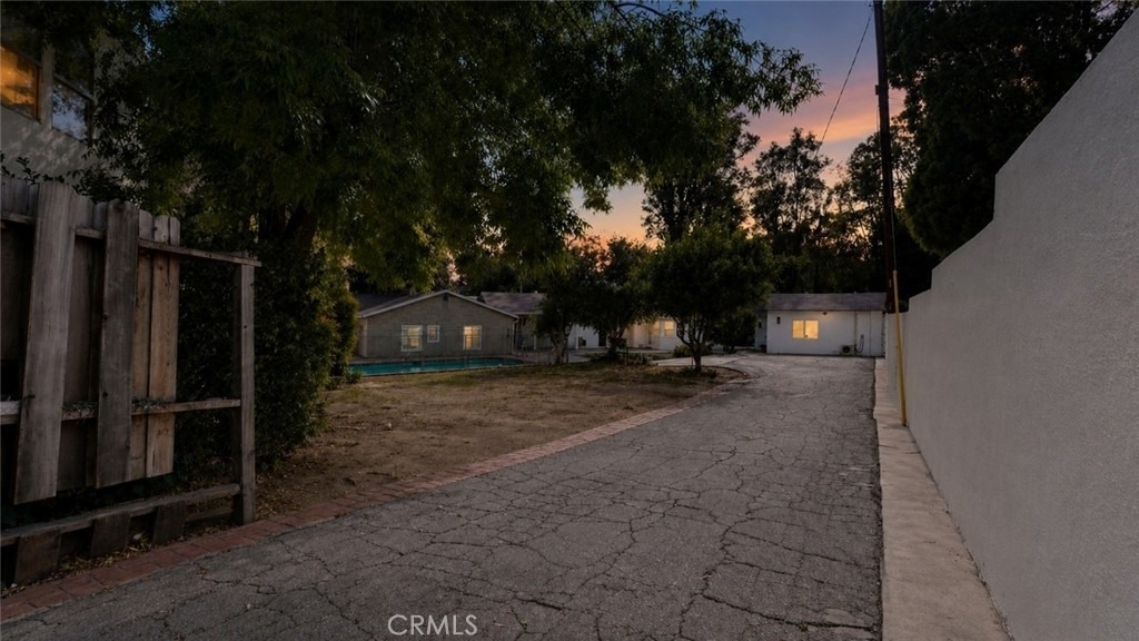 4711 Tyrone - Photo 1