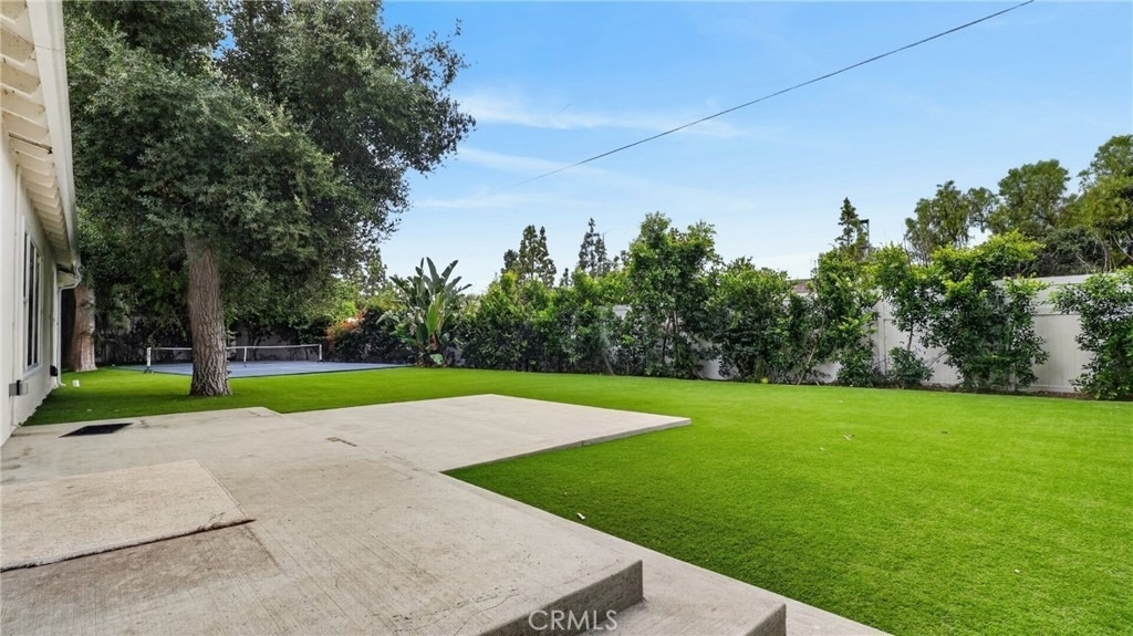 4711 Tyrone - Photo 11