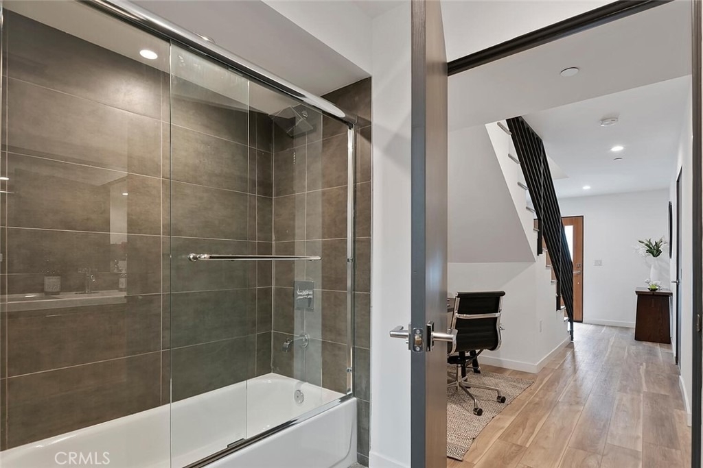 13538 Vanowen Street - Photo 24