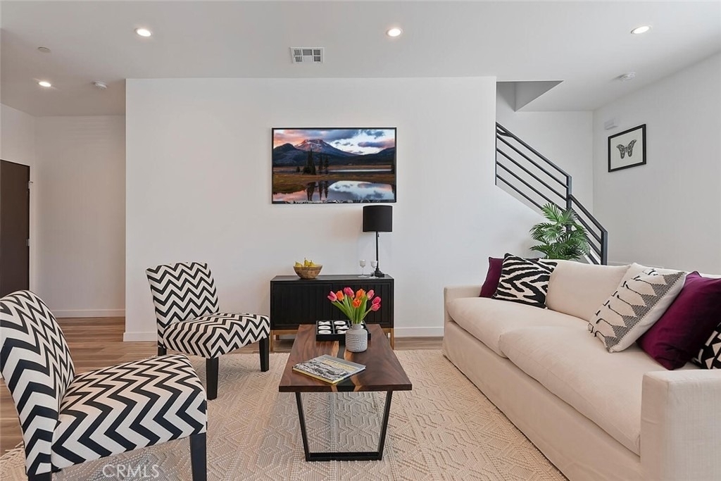 13538 Vanowen Street - Photo 8