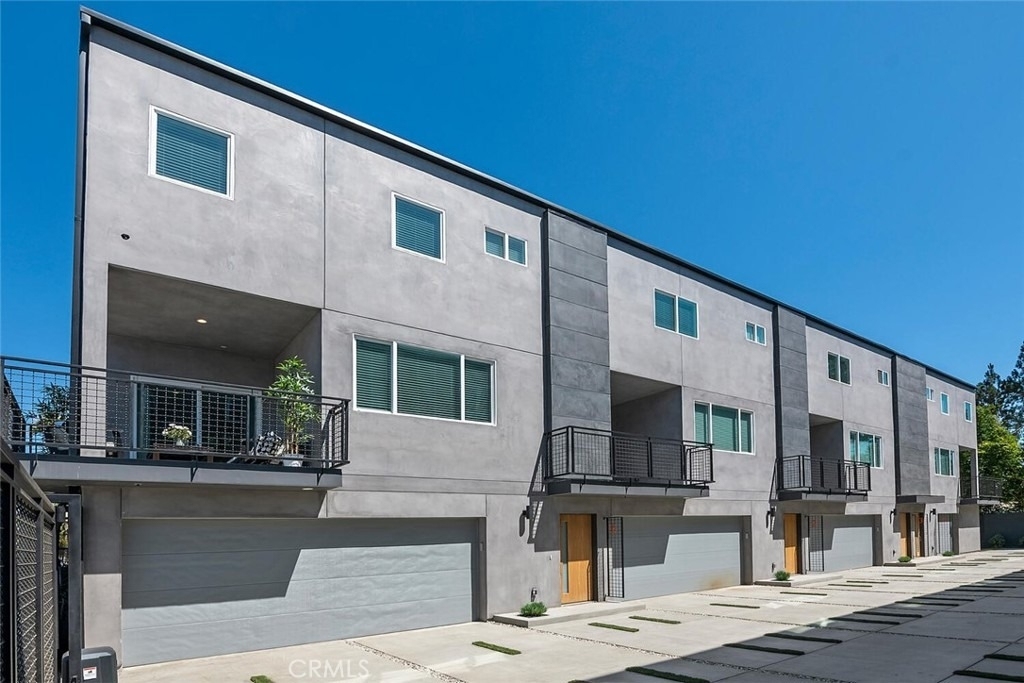 13538 Vanowen Street - Photo 1
