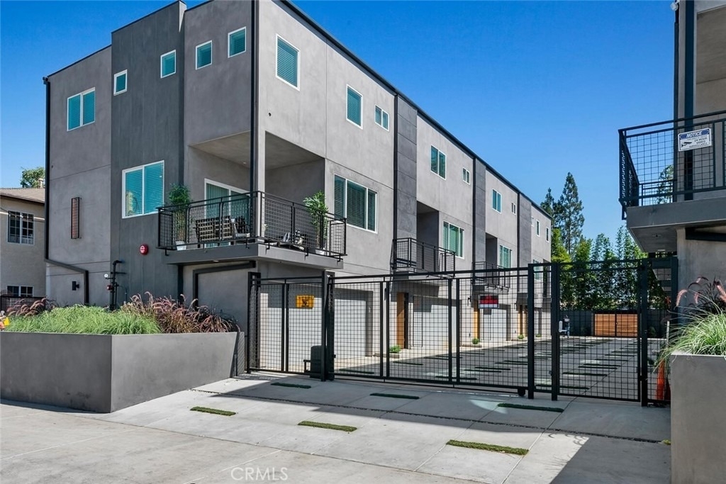 13538 Vanowen Street - Photo 0