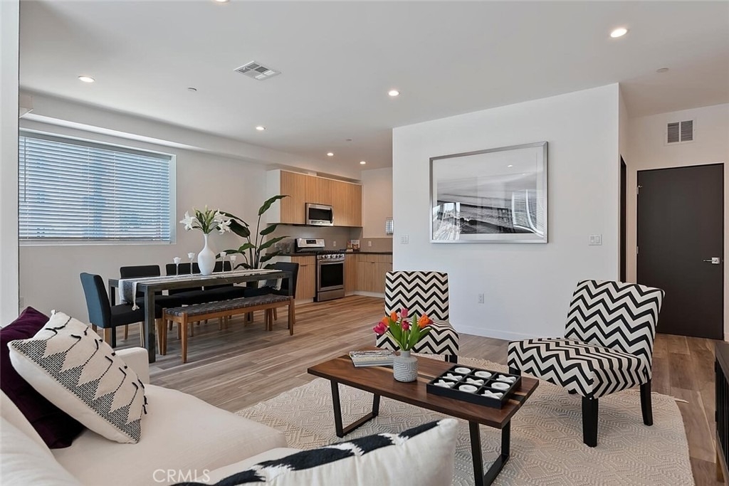 13538 Vanowen Street - Photo 10