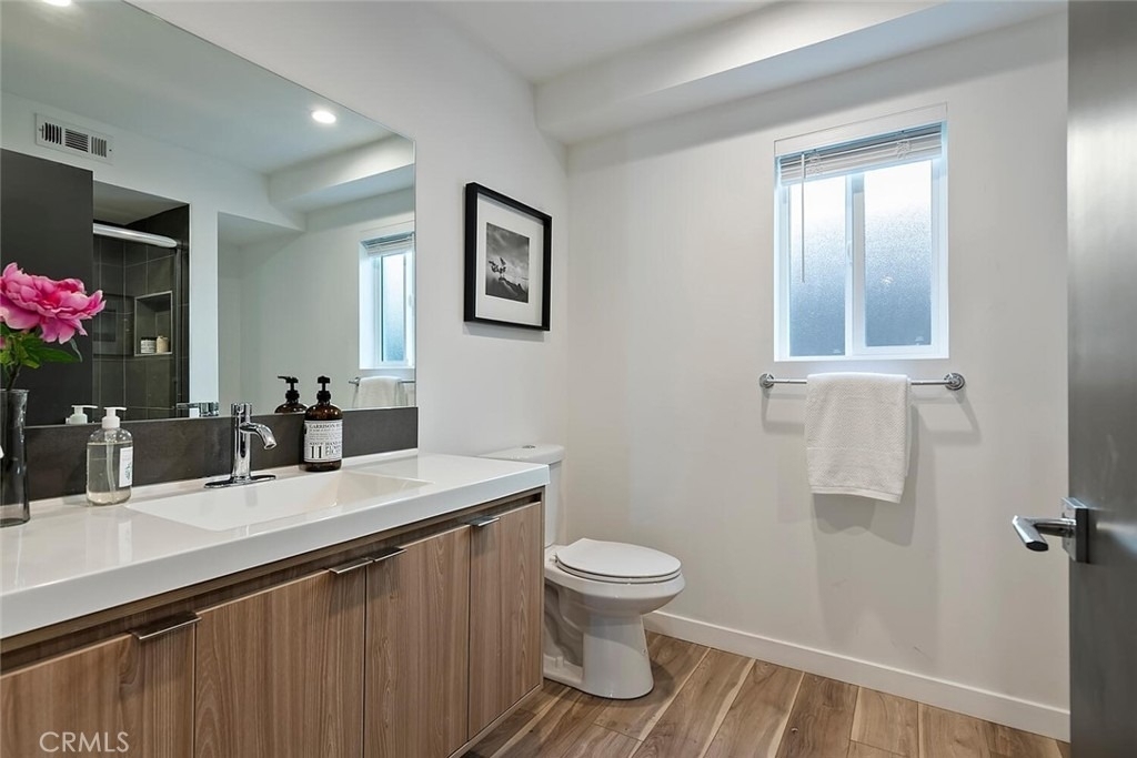 13538 Vanowen Street - Photo 23