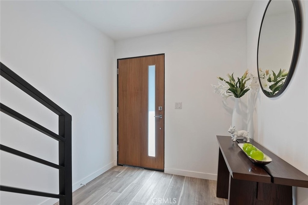13538 Vanowen Street - Photo 3
