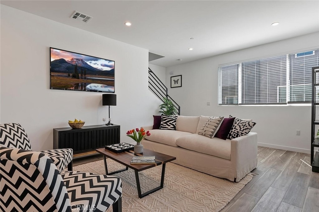 13538 Vanowen Street - Photo 7