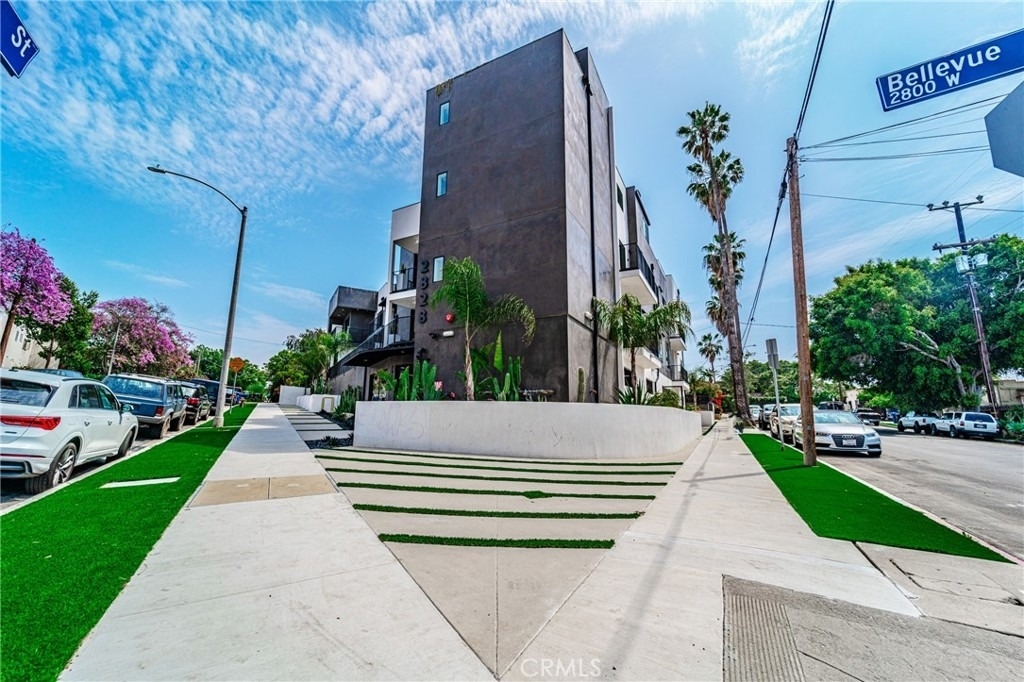 2828 London Street - Photo 0