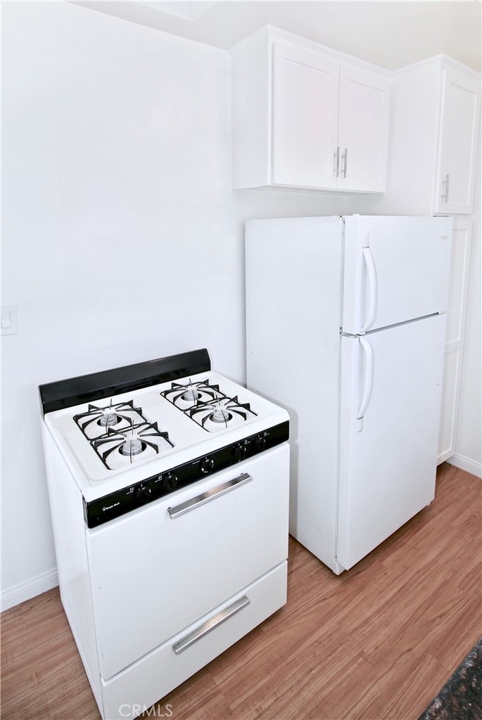 6951 Simpson Avenue - Photo 4
