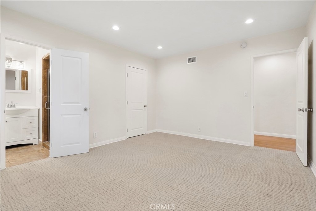 15457 Moorpark - Photo 11