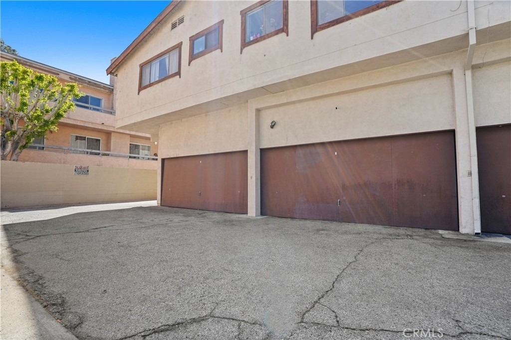15457 Moorpark - Photo 22
