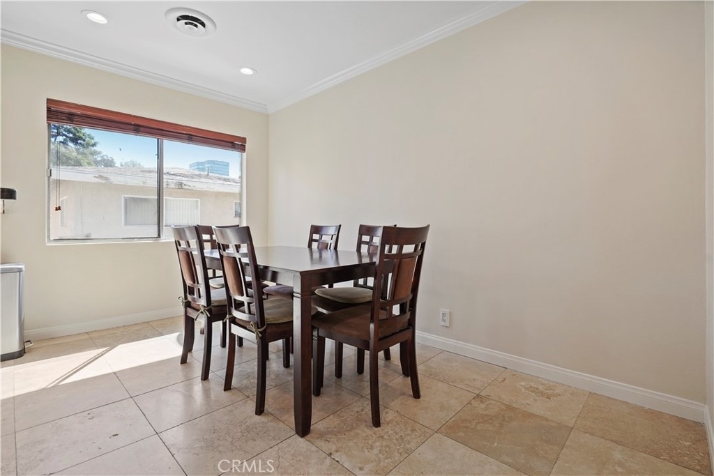 15457 Moorpark - Photo 7