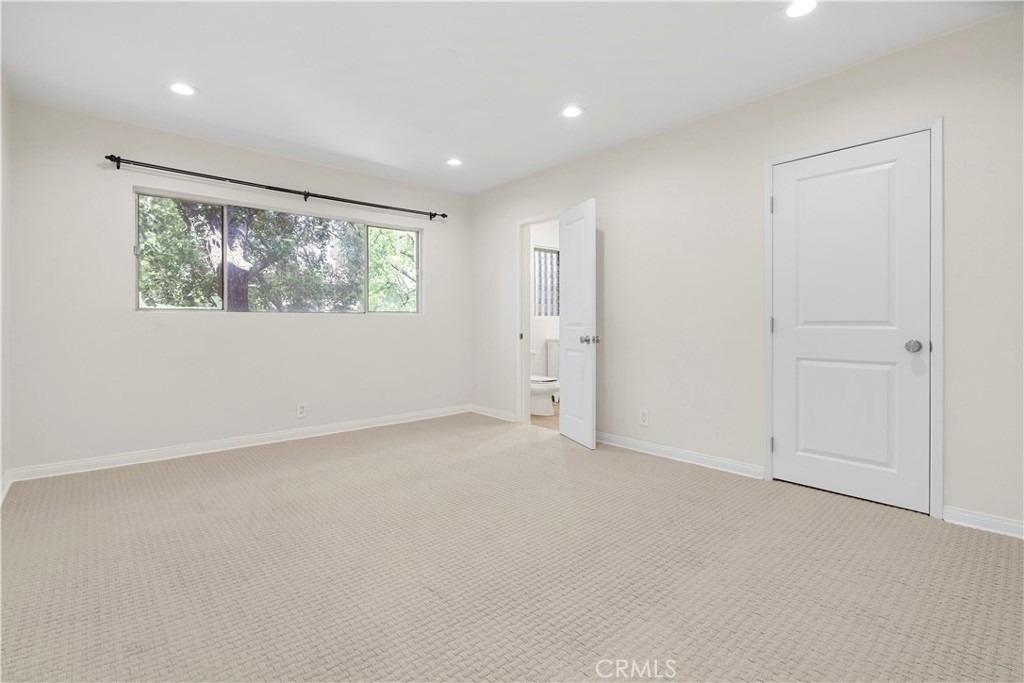 15457 Moorpark - Photo 10