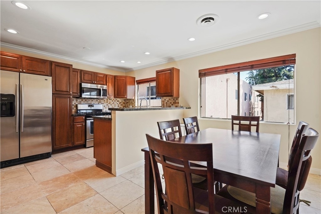 15457 Moorpark - Photo 3