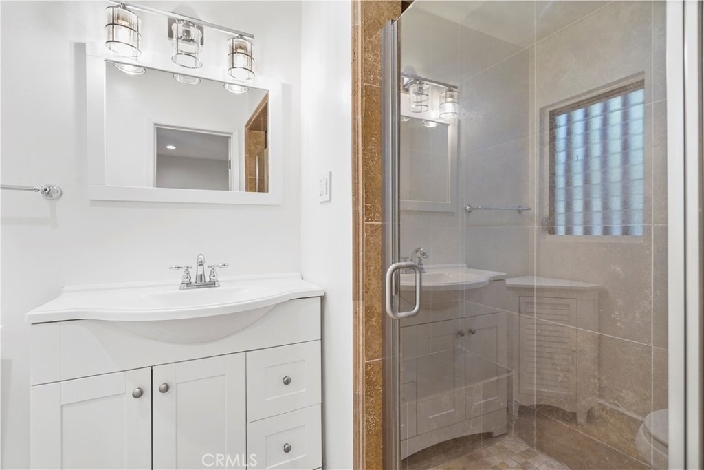 15457 Moorpark - Photo 15