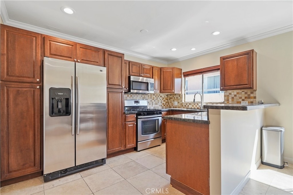 15457 Moorpark - Photo 2