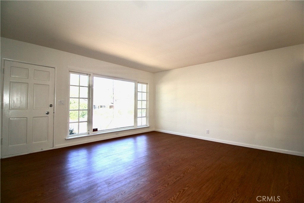 21470 Providencia Street - Photo 6