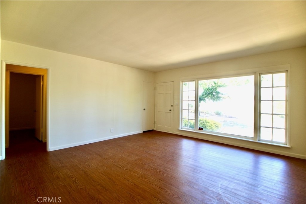 21470 Providencia Street - Photo 7