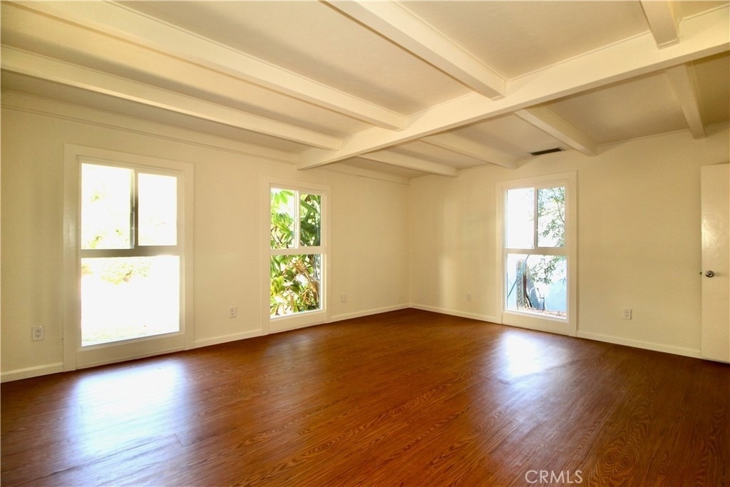 21470 Providencia Street - Photo 3