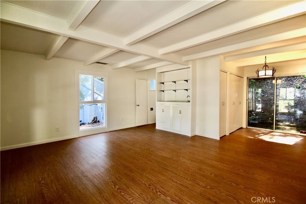 21470 Providencia Street - Photo 1
