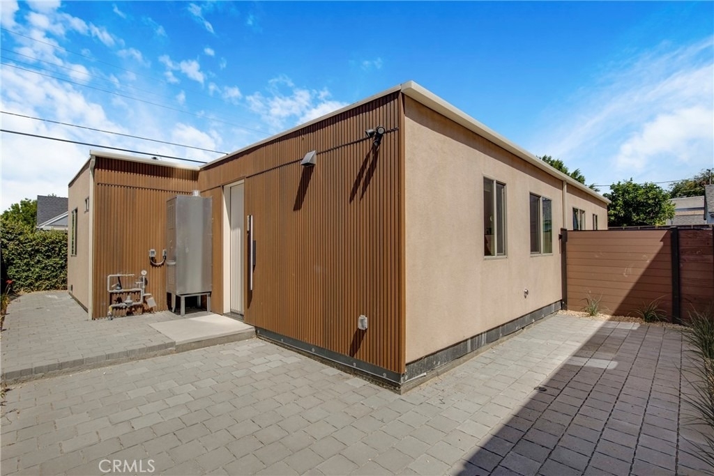 4851 Woodman Avenue - Photo 11