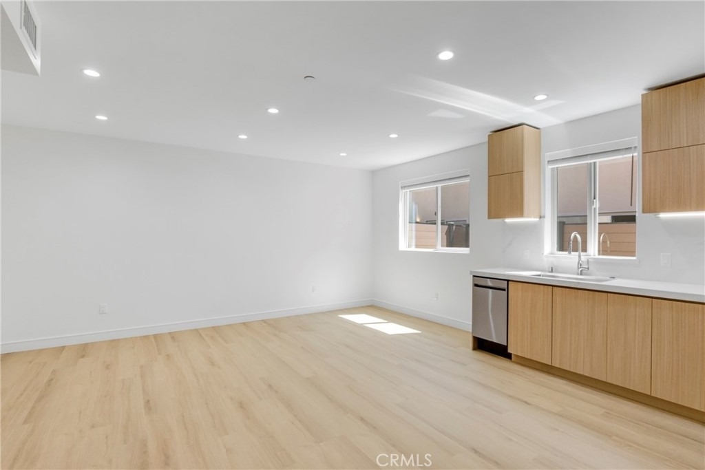 4851 Woodman Avenue - Photo 2
