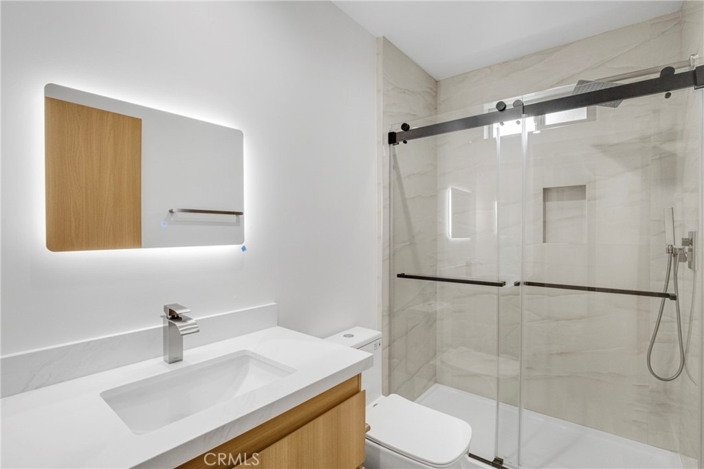 4851 Woodman Avenue - Photo 6