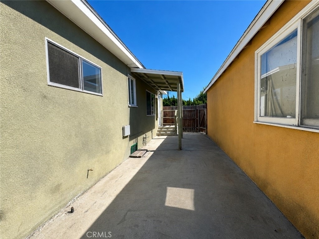 15531 Eucalyptus Avenue - Photo 15