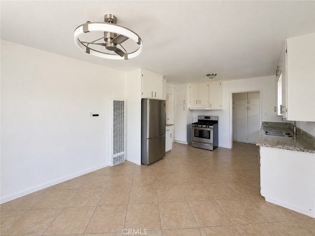 15531 Eucalyptus Avenue - Photo 6
