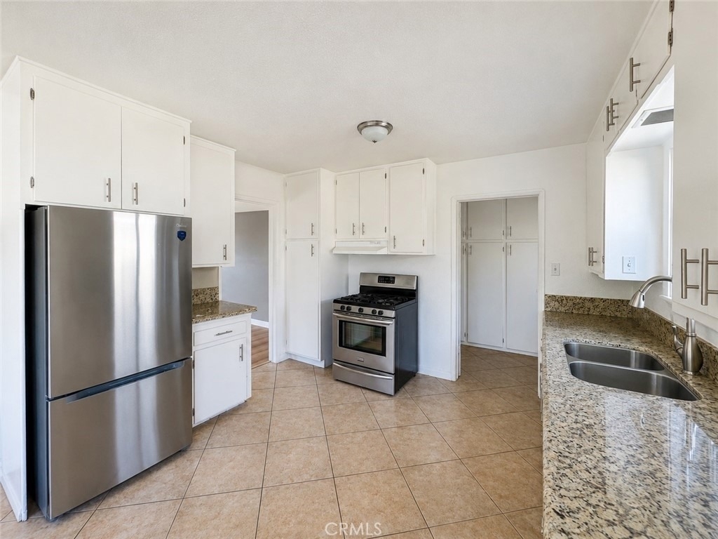 15531 Eucalyptus Avenue - Photo 1