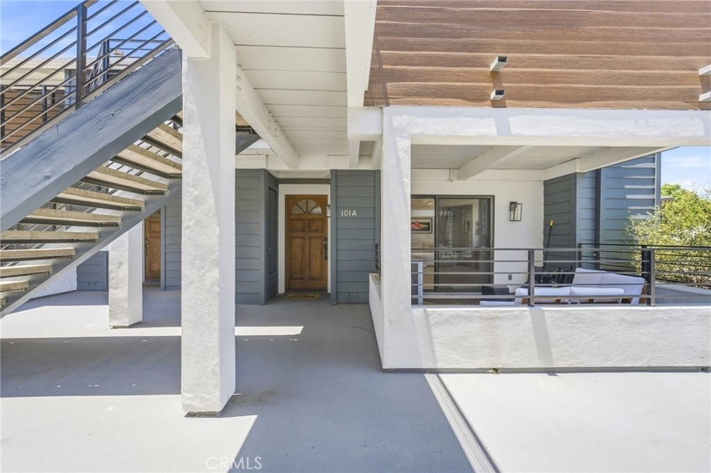 345 Avocado Street - Photo 1