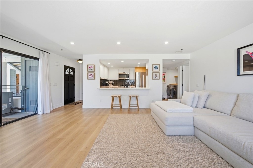 345 Avocado Street - Photo 2