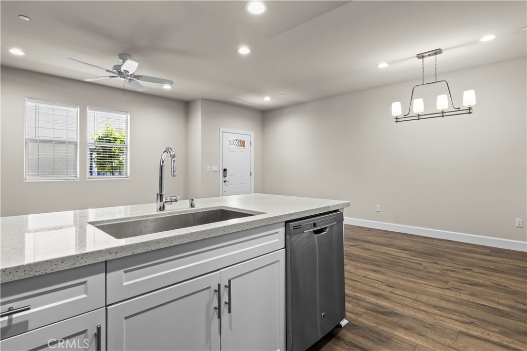 9834 Jersey, - Photo 13